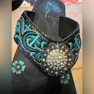 Montana West flip flops with heel